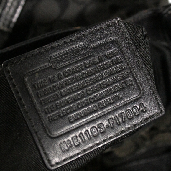 COACH Lynn Soho F17094 Black Signature HOBO Bag - Picture 4 of 5